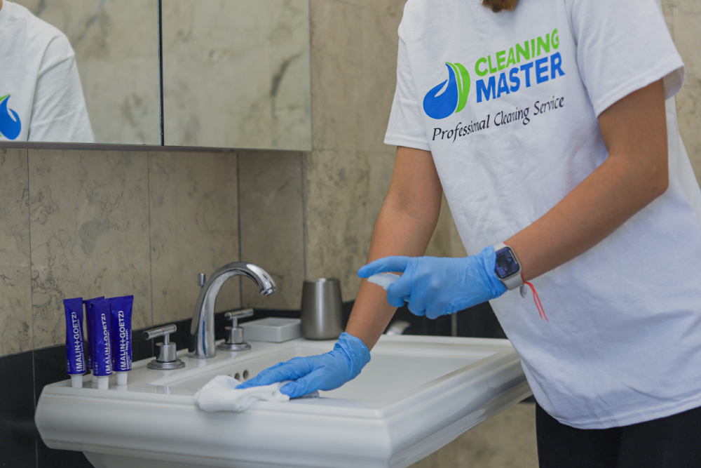 How Long Does It Really Take To Clean An Apartment?